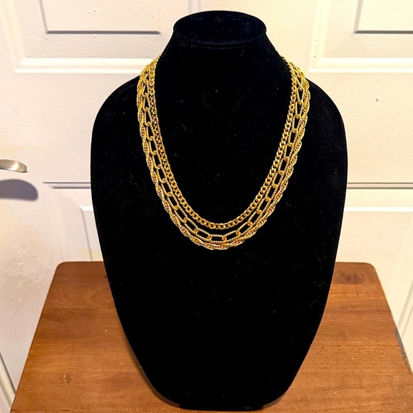 Stunning Monet 3 Layer Gold Tone Strand Chain Statement Necklace 22 inches - Picture 1 of 5